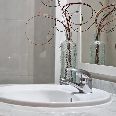 Apartment Azenha By Lovelystay